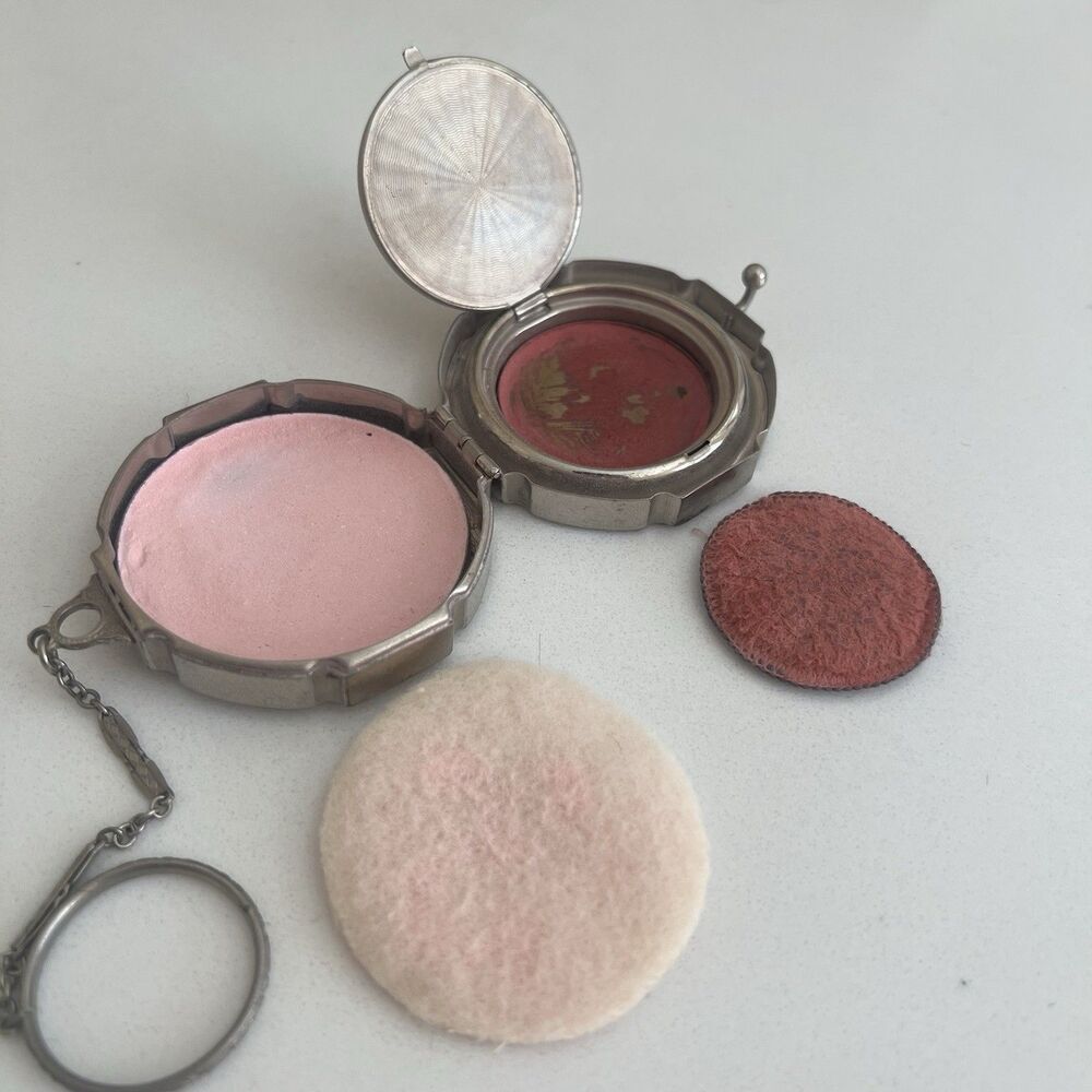 Antique Art Deco Evans Mayfair Powder Rouge Blush Compact Silver Dance Chain 20s